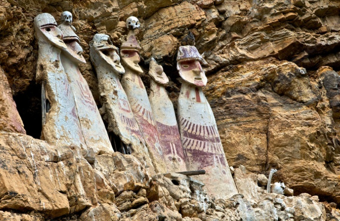 Chacapoyas statues